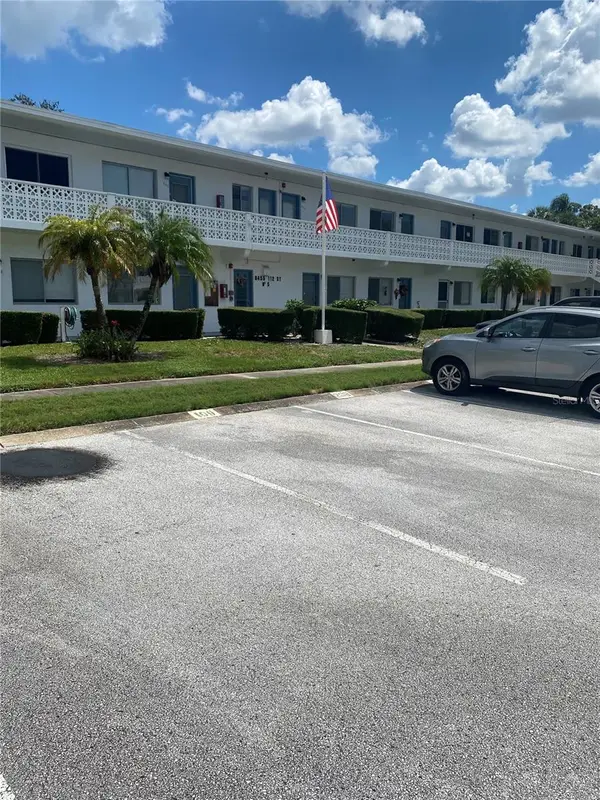 8455 112th Street #111, SEMINOLE, FL 33772