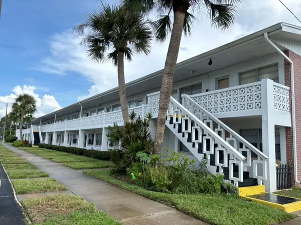 1000 79th Avenue N #102, ST PETERSBURG, FL 33702