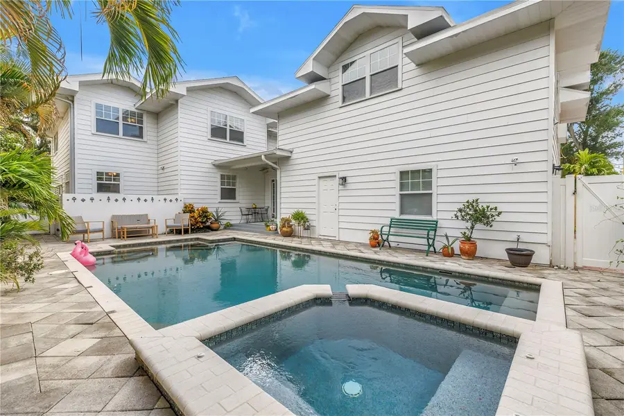 445 18th Avenue Ne, Saint Petersburg, FL 33704 - #3