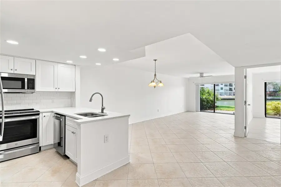 12000 Capri Circle #15, Treasure Island, FL 33706 - #3