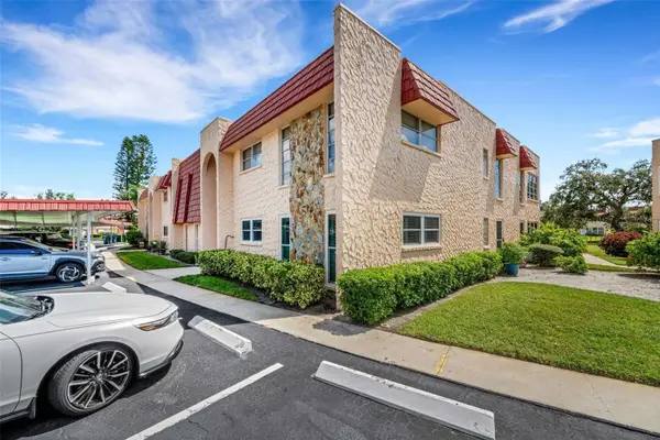 223 Buttonwood Circle #223, SEMINOLE, FL 33777