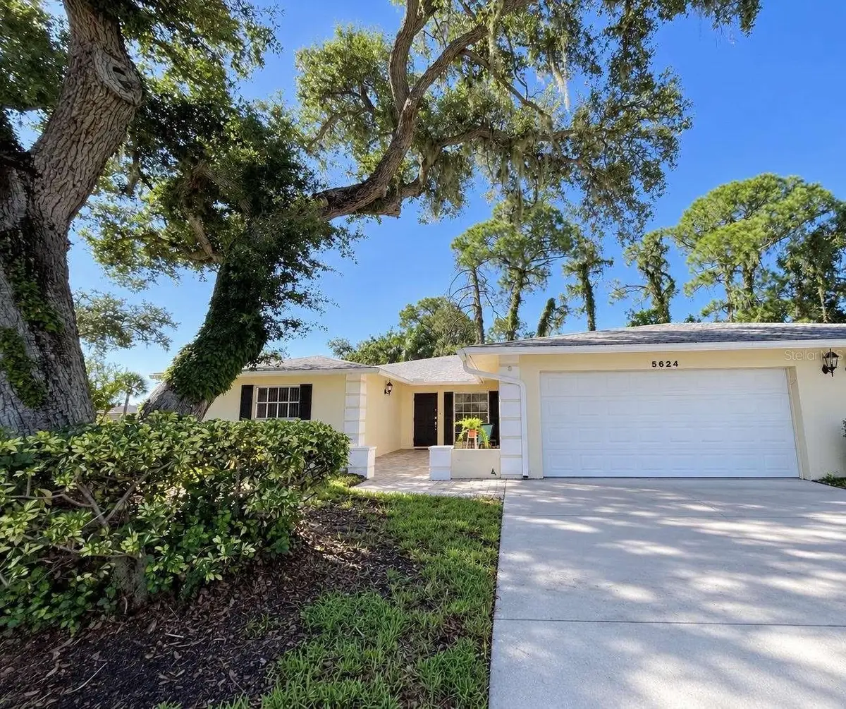 5624 Palm Aire Drive #V105, Sarasota, FL 34243 - #1