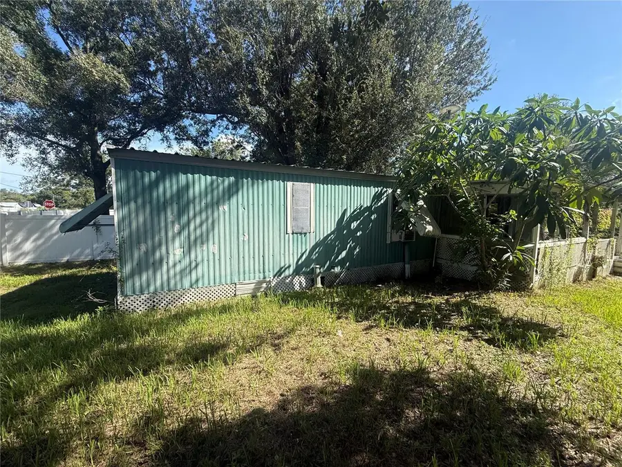 10004 Massachusetts Street, Gibsonton, FL 33534 - #3