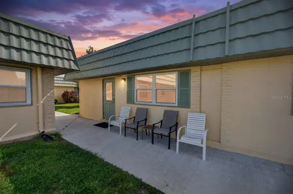102 Cambridge Trail #220, SUN CITY CENTER, FL 33573