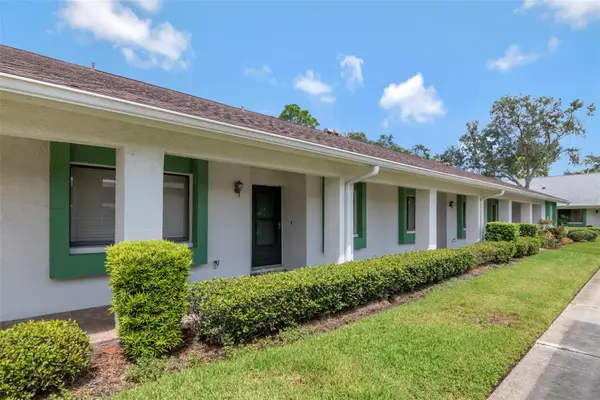 2569 Laurelwood Drive #11B, CLEARWATER, FL 33763