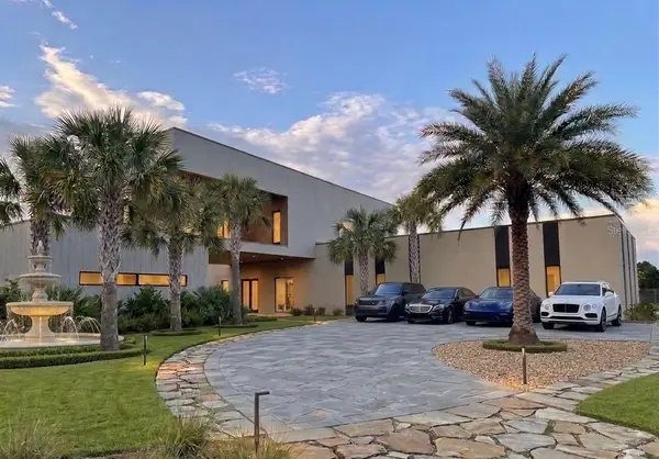 10932 Flint Estates Drive, THONOTOSASSA, FL 33592