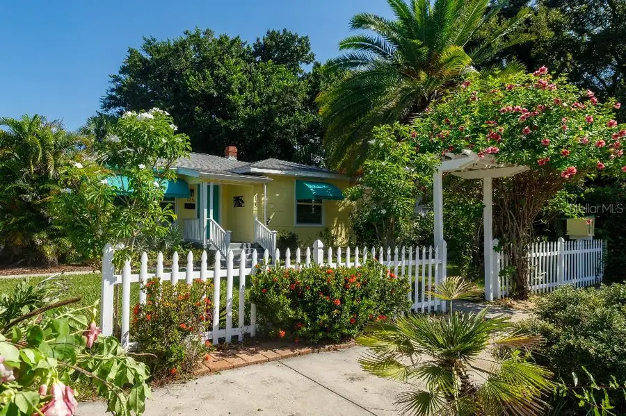 125 22nd Avenue Ne, Saint Petersburg, FL 33704 - #2