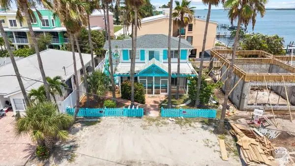 108 9th St N #1, BRADENTON BEACH, FL 34217