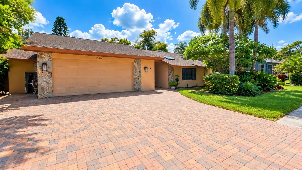 1040 Rosetree Ln, Tarpon Springs, FL 34689 - #1