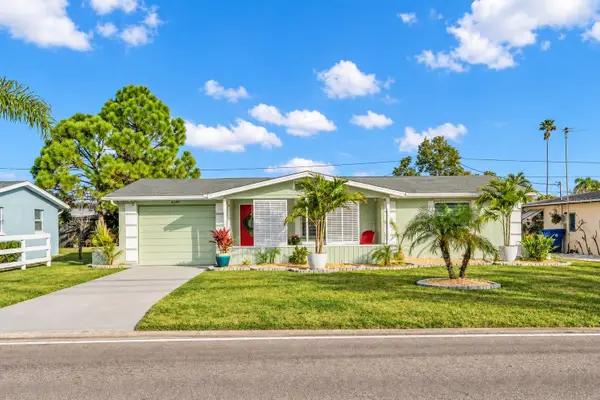 4149 Darlington Road, HOLIDAY, FL 34691