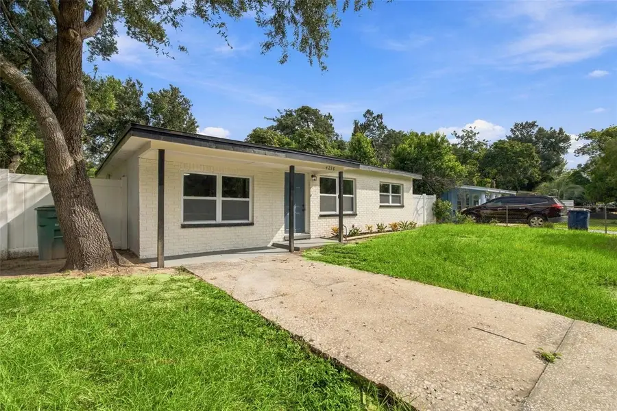 4216 N Sandalwood Circle, Tampa, FL 33617 - #2