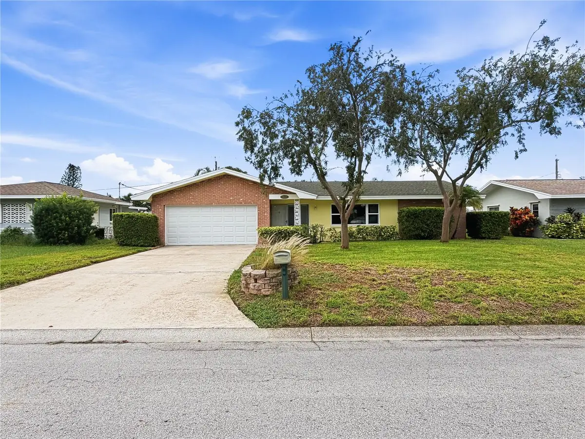 14036 Thacher Avenue, Largo, FL 33774 - #1