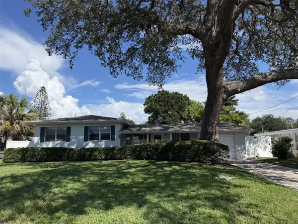 331 Shirley Avenue, BELLEAIR, FL 33756