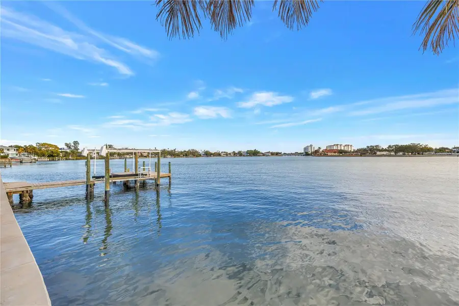 3901 14th Way Ne, Saint Petersburg, FL 33703 - #3