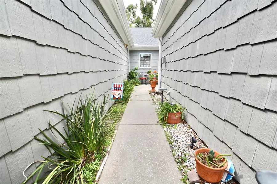 1762 Castle Rock Road, Tampa, FL 33612 - #3