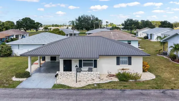 701 W Brockton Place, SUN CITY CENTER, FL 33573