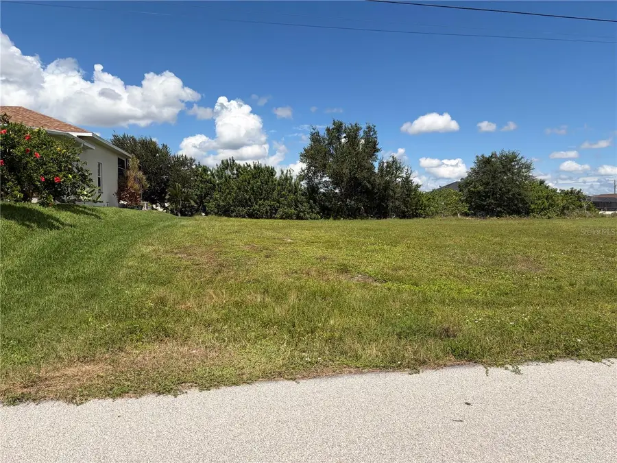 401 NW 8th Terrace, Cape Coral, FL 33993 - #2