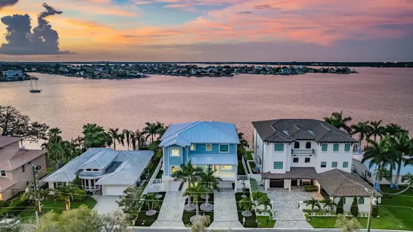 7 Paradise Lane, TREASURE ISLAND, FL 33706