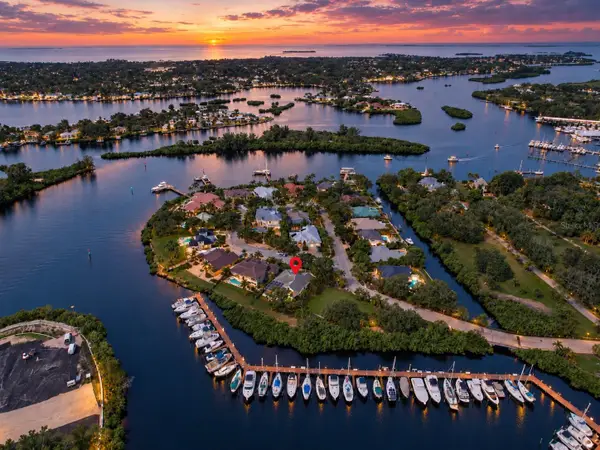1161 Marina Drive, TARPON SPRINGS, FL 34689