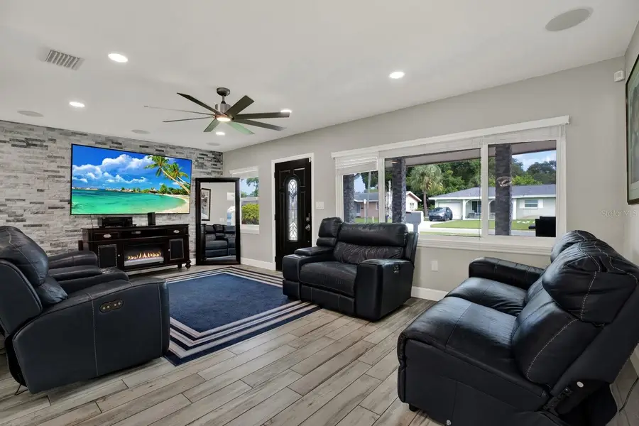 1000 59th Avenue S, Saint Petersburg, FL 33705 - #3