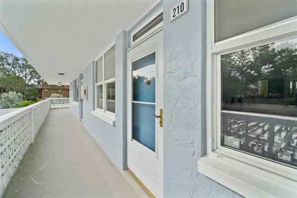 4720 Locust Street Ne #210, ST PETERSBURG, FL 33703