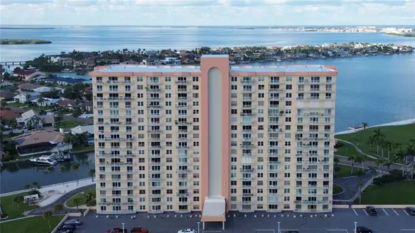 4900 Brittany Drive S #805, ST PETERSBURG, FL 33715