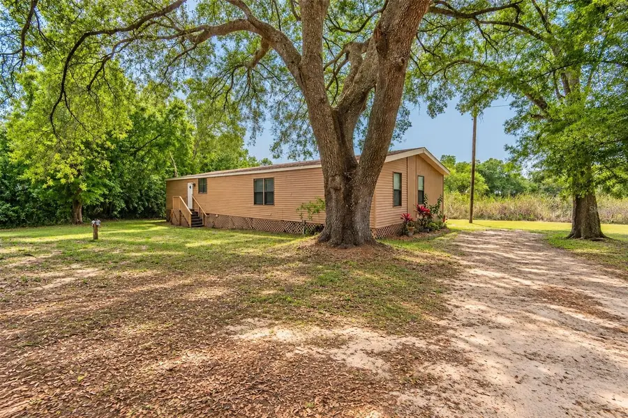 1215 E 149th Avenue, Lutz, FL 33549 - #2