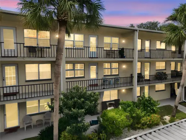 11620 Park Boulevard #203, SEMINOLE, FL 33772