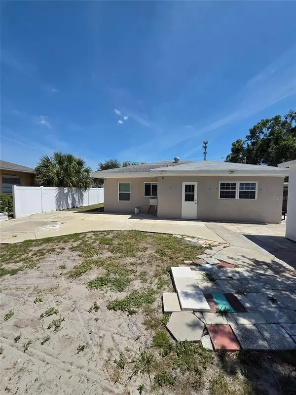 8205 48th Avenue N, ST PETERSBURG, FL 33709