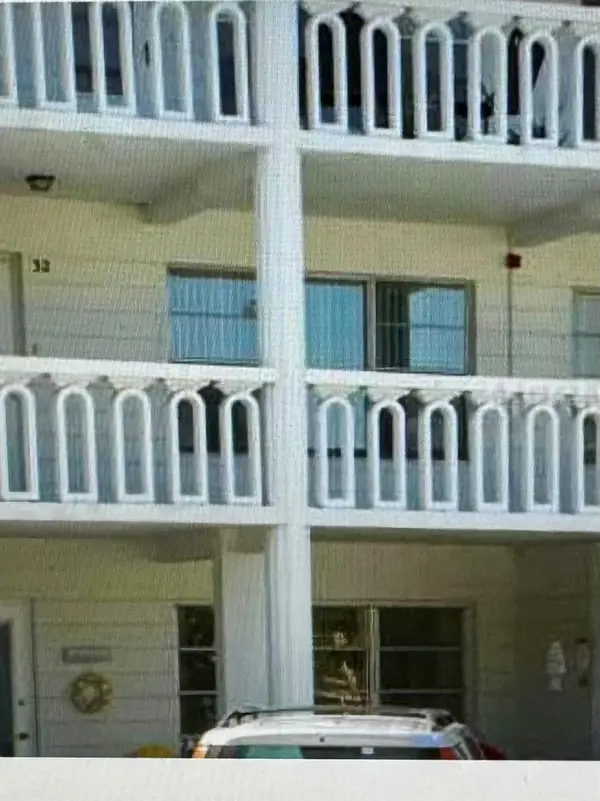 2020 World Parkway Boulevard #8, CLEARWATER, FL 33763