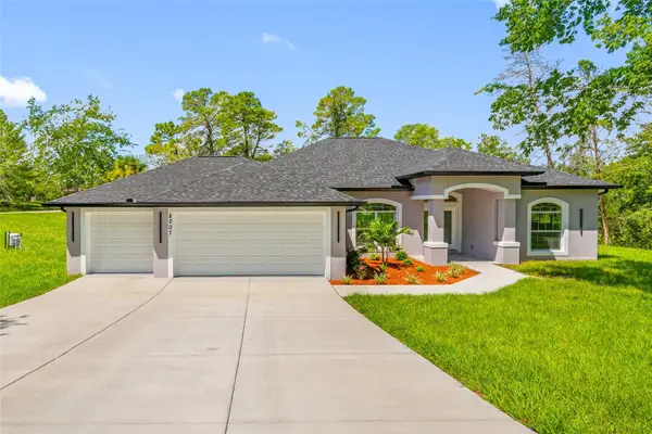 8207 Christopher Lane, WEEKI WACHEE, FL 34613