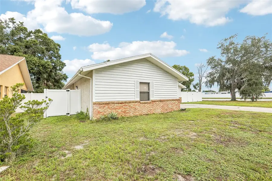 700 13th Court Sw, Largo, FL 33770 - #2