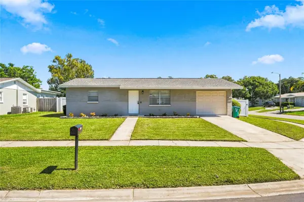 9453 Golden Grove Street, SEMINOLE, FL 33772