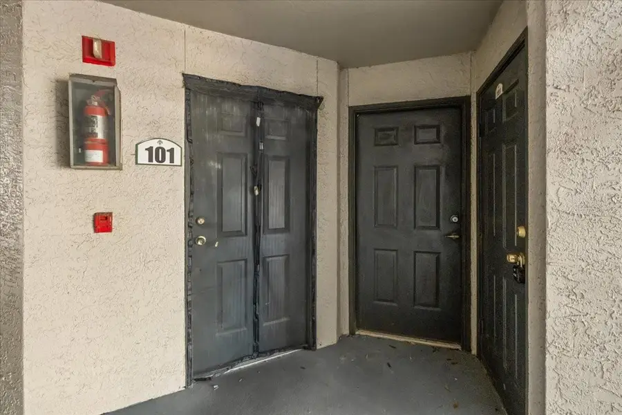 8519 Island Breeze Lane #101, Temple Terrace, FL 33637 - #3