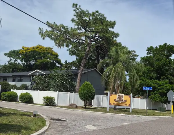 202 Poinsettia Pine Court #202, TAMPA, FL 33612