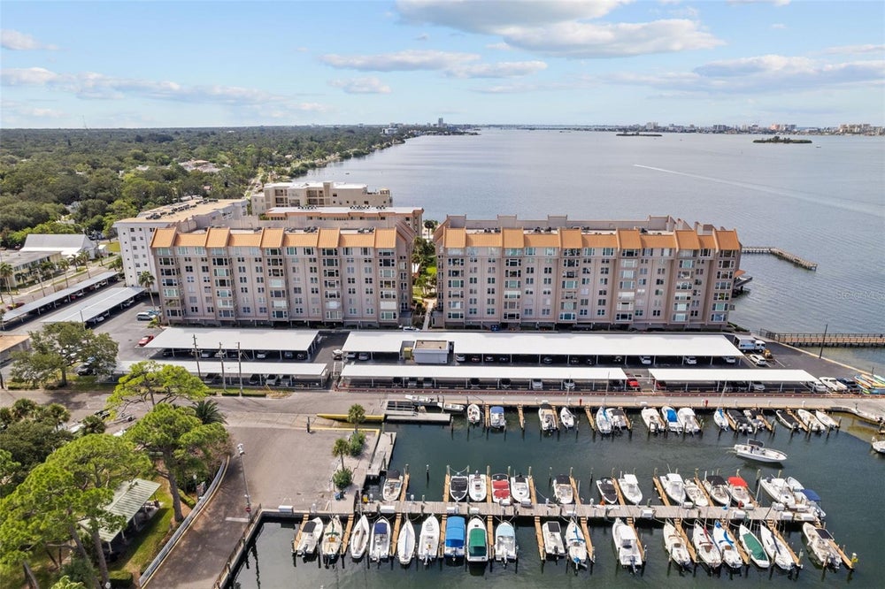 632 Edgewater Drive 632, DUNEDIN, FL 34698 BHGRE