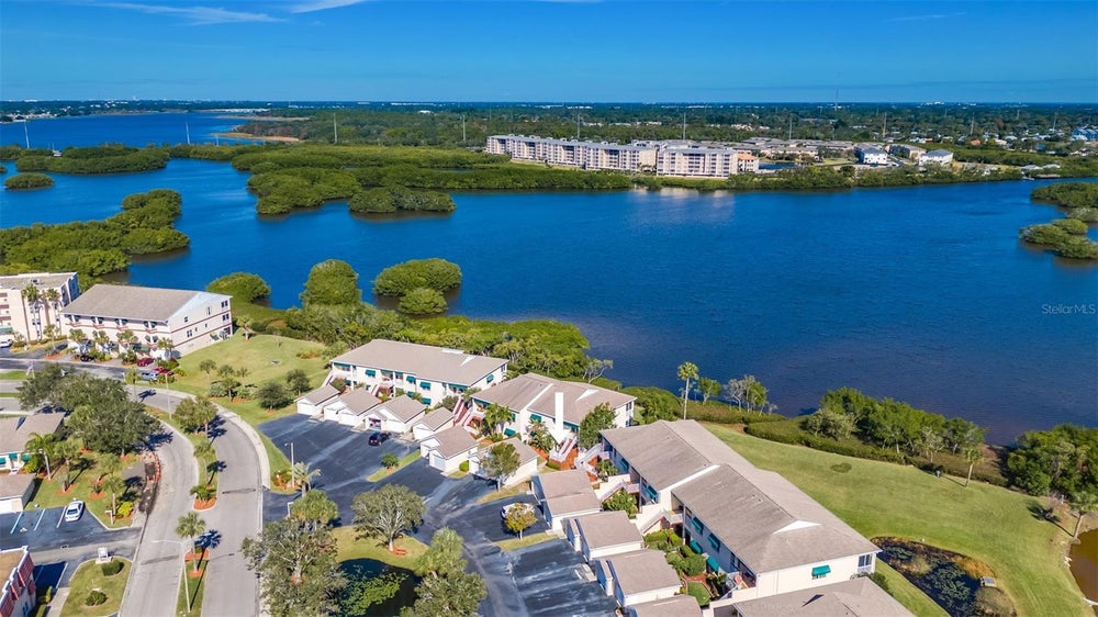 6533 99th Way N 19D, ST PETERSBURG, FL 33708 BHGRE