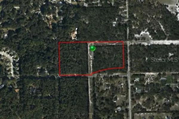 S Blue Lake Avenue, DELAND, FL 32724