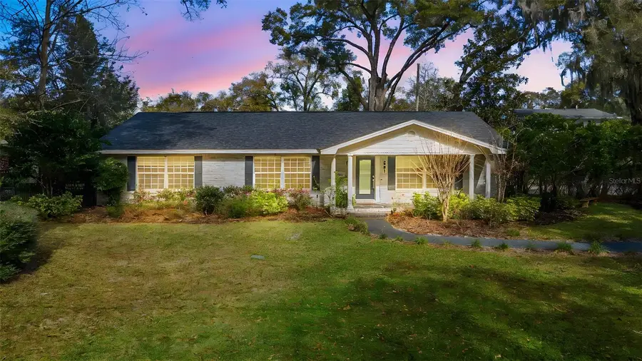 851 E Pennsylvania Avenue, Deland, FL 32720 - #2