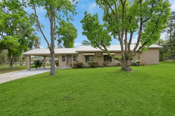 4611 Grand Avenue, DE LEON SPRINGS, FL 32130