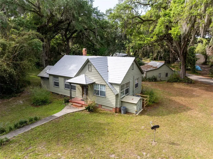 520 Desoto Avenue, De Leon Springs, FL 32130 - #2