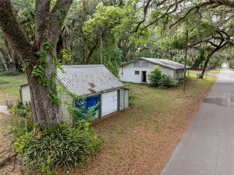 520 Desoto Avenue, De Leon Springs, FL 32130 - #3