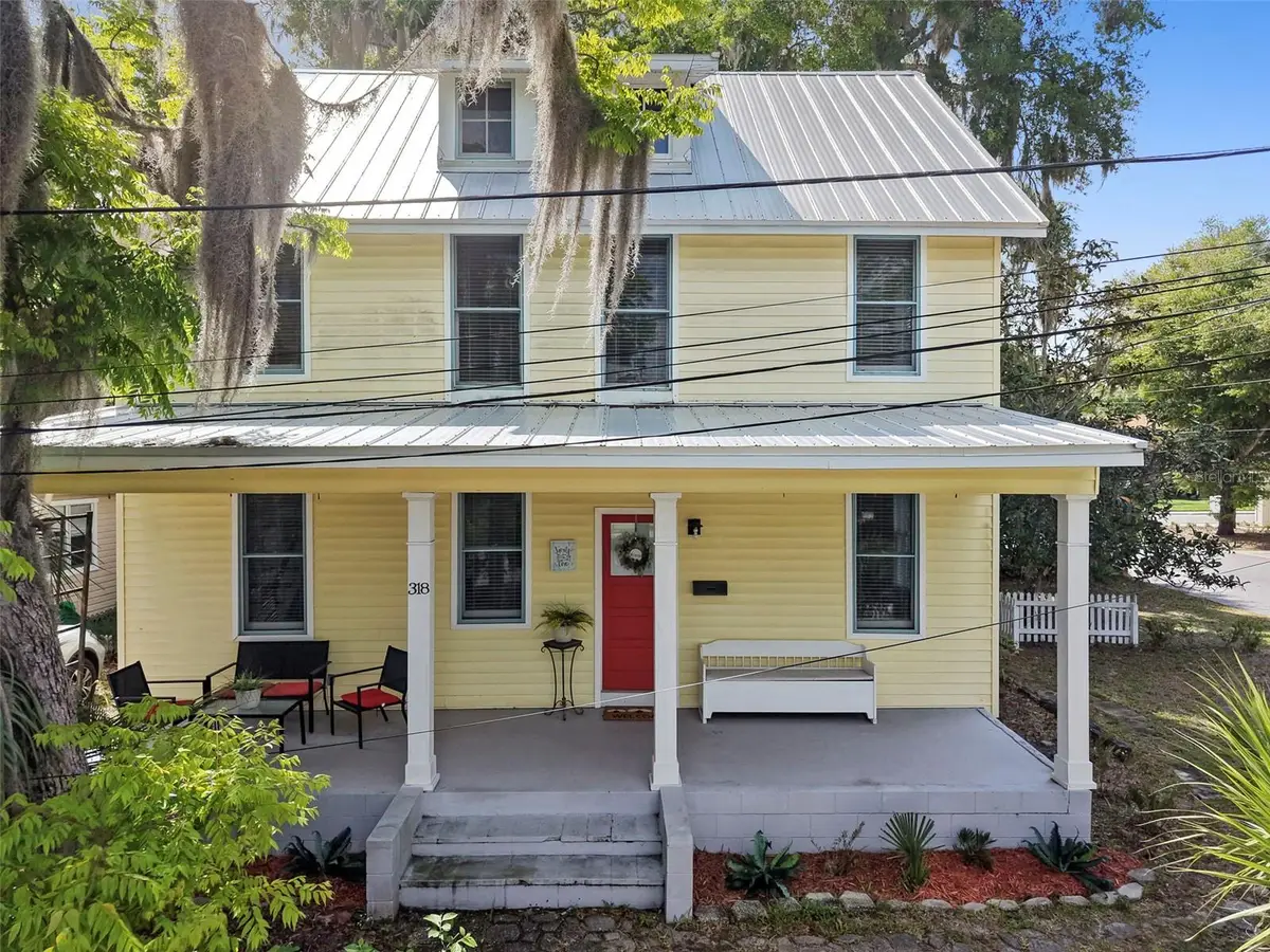 318 N Colonial Court, Deland, FL 32720 - #1