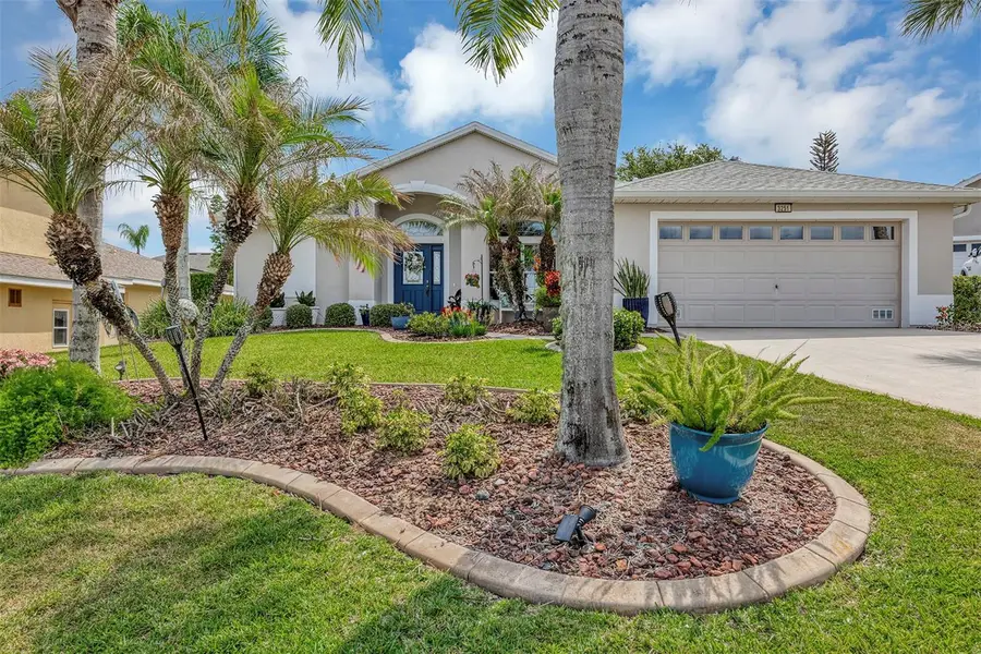 3251 Kingston Way, Tavares, FL 32778 - #2