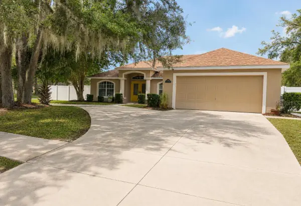34224 Shadewood Circle, LEESBURG, FL 34788