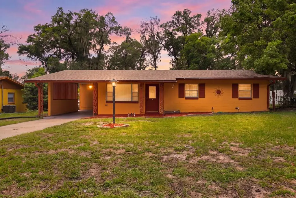 812 W Franklin Avenue, Deland, FL 32720 - #1