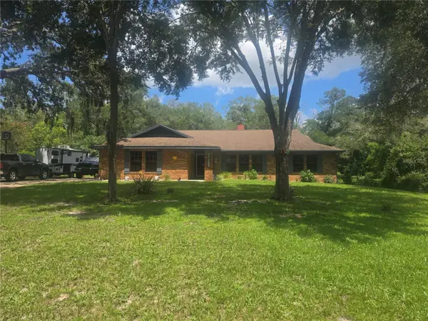2417 S Oak Park Drive, DELAND, FL 32724