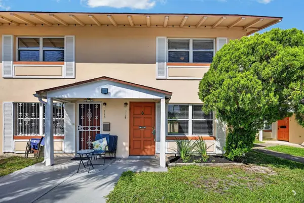 1600 S Palmetto Avenue #114, SOUTH DAYTONA, FL 32119