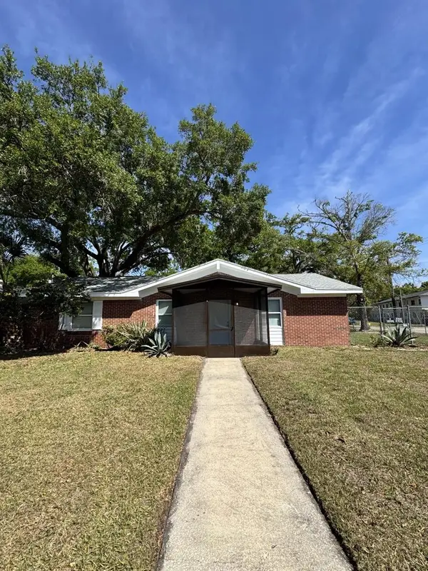 818 E Airport Boulevard, SANFORD, FL 32773