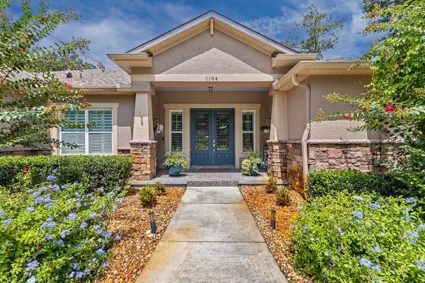 1104 N Boston Avenue, DELAND, FL 32724